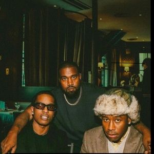 Meet your Posher, Leo